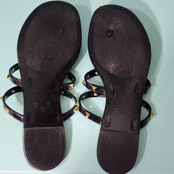 Nicole by Nicole Miller Black and Gold Sandals with Studded Straps - Picture 4 of 4